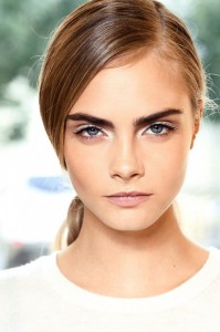 BEAUTY TREND: The “White Eye” Trend Goes Great With Pearls