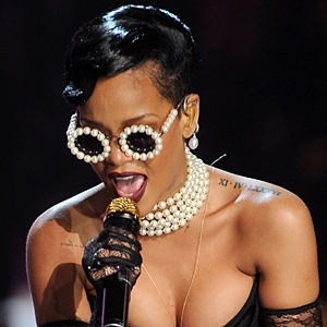 rihanna in pearls