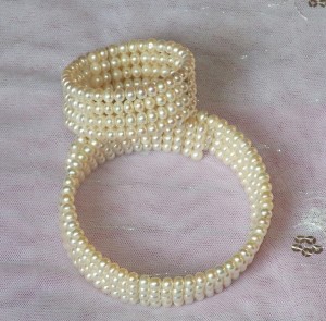 pearl-choker-401992_1280