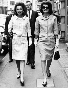 jackie kennedy wearing pearls