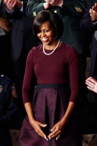 michelle obama wearing pearls 