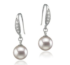how to wear pearl earrings like marilyn monroe