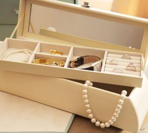 how to store pearls