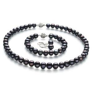 black pearls - black accessories