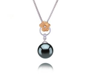 black pearl pendant