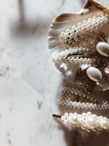 pearl hair clips