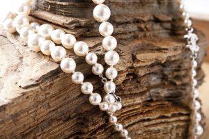 ways to tell if pearls are fake