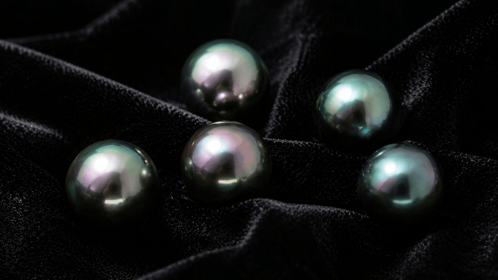 03. Tahitian Pearls - The Dramatic Dark Option