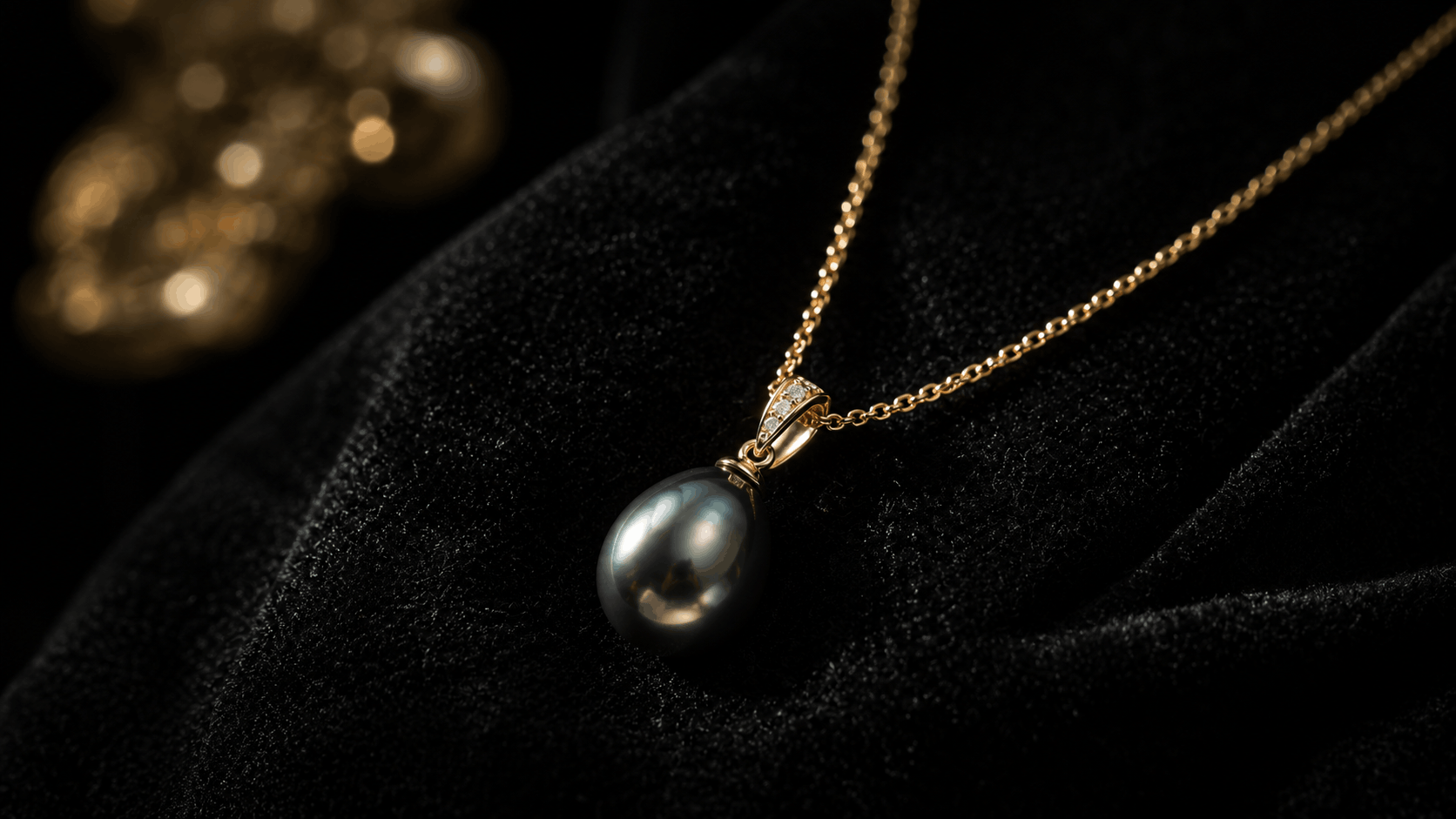 05. Pearl Pendants — One of the Fastest Growing Pearl Jewelry Trends